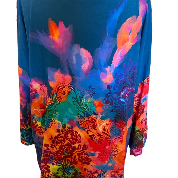 Soft Surroundings Top With Vibrant Colors. Size medium - Picture 2 of 8